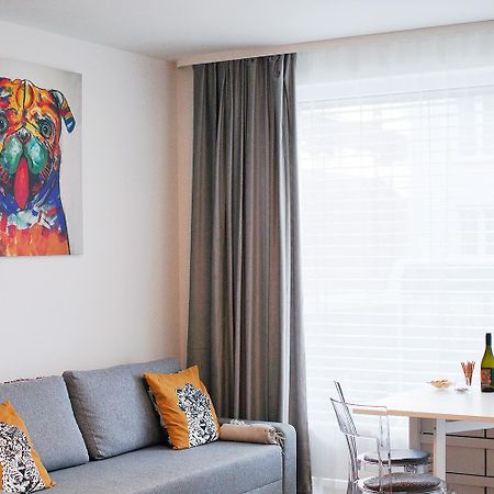 Holesovice Delight: Modern Comfort With A Twist In Prague 7 외부 사진