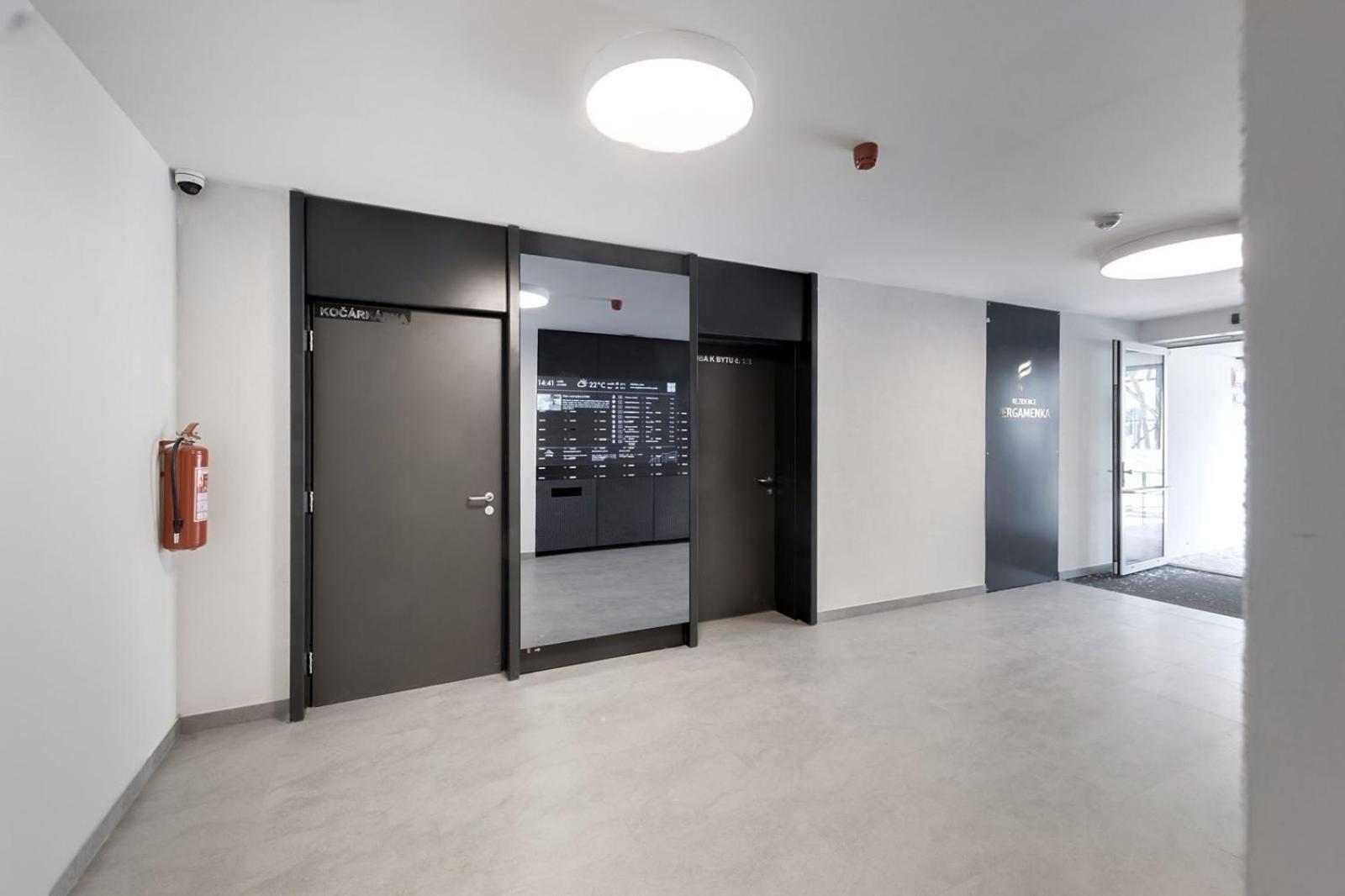 Holesovice Delight: Modern Comfort With A Twist In Prague 7 외부 사진