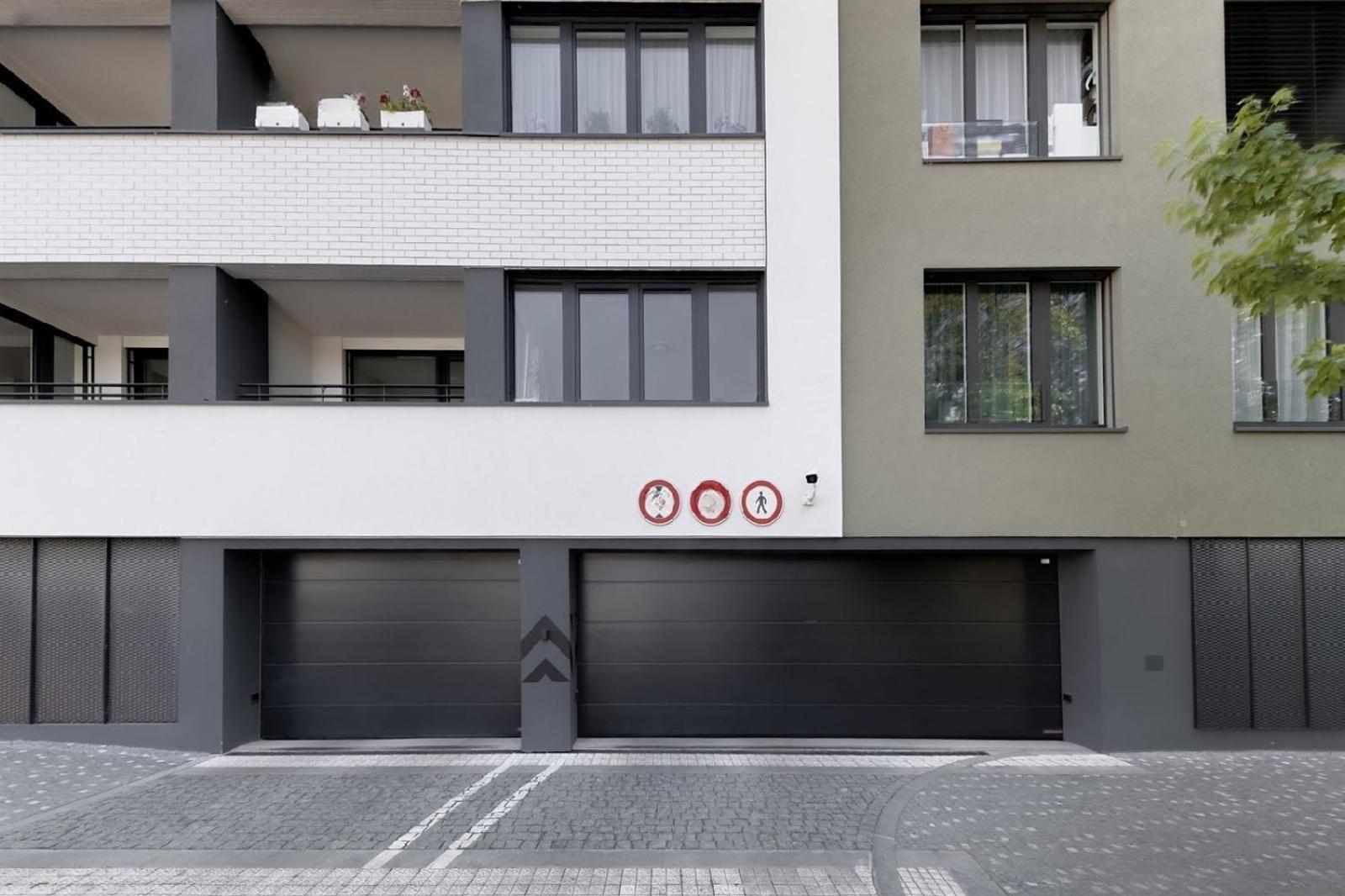 Holesovice Delight: Modern Comfort With A Twist In Prague 7 외부 사진