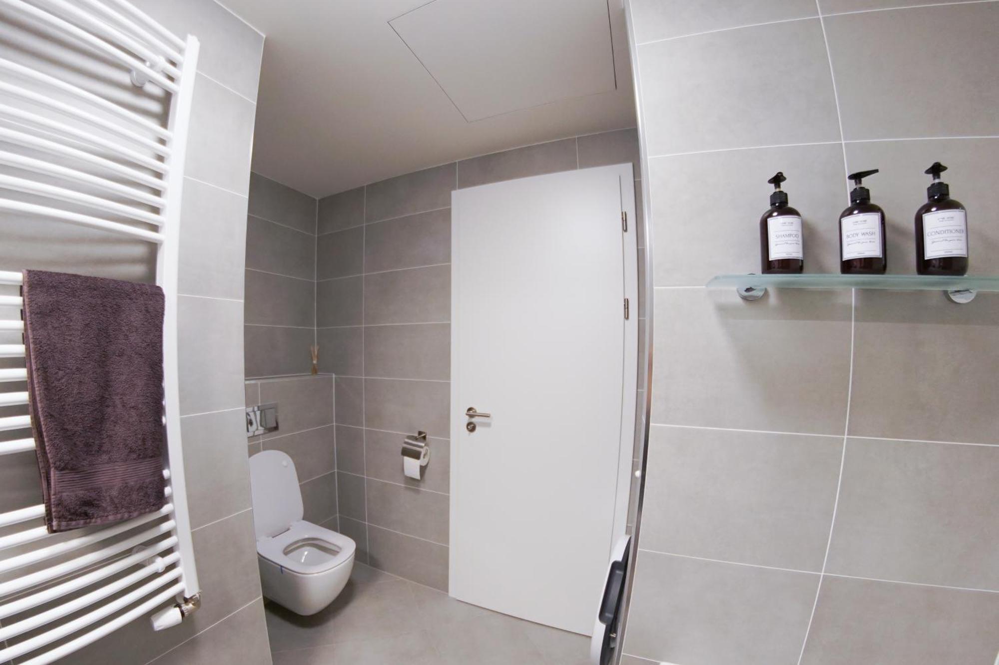 Holesovice Delight: Modern Comfort With A Twist In Prague 7 외부 사진